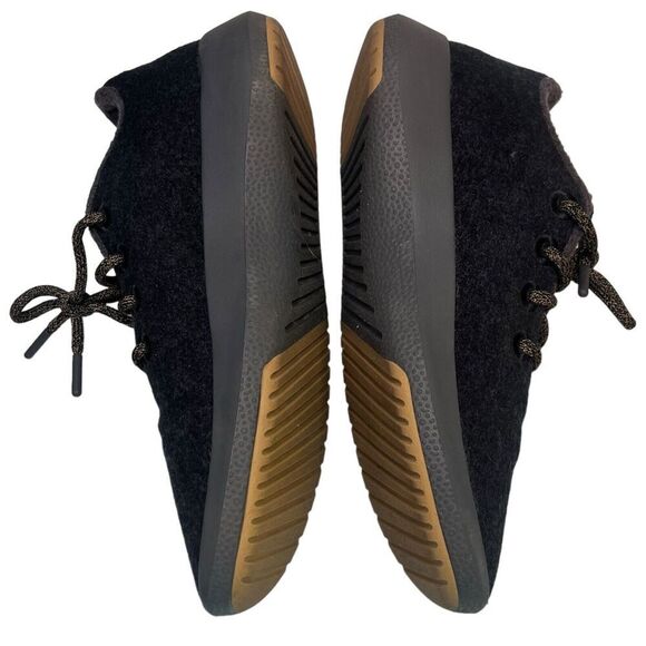 Welcome to my closet! - Picture 5 of 11